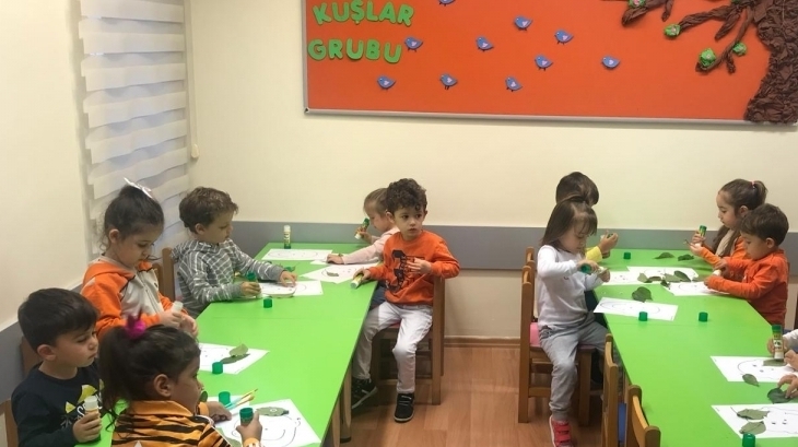 Fatih Okyanus Koleji Okul Öncesi Kuşlar Grubu Sanat Dersinde