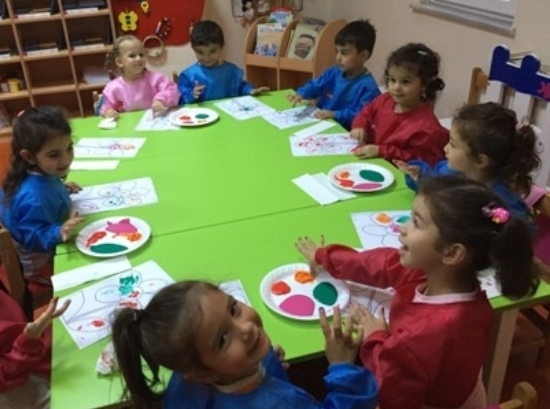 Güneşli Okyanus Koleji Okul Öncesi Çiçekler Grubu Sanat Etkinliğinde