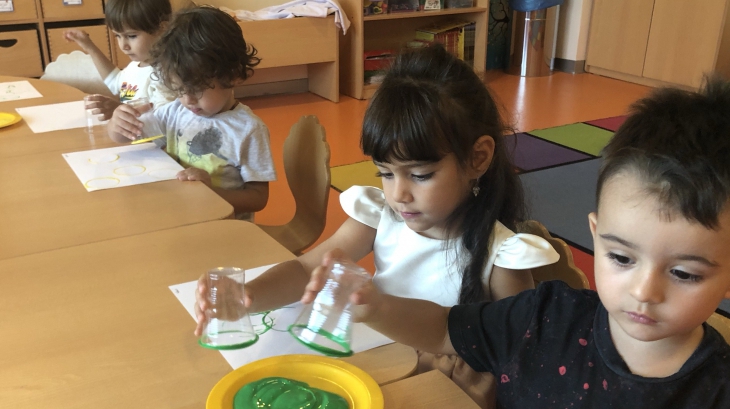 Kemerburgaz Okyanus Koleji Çiçekler Grubu Öğrencileri Art & Craft Etkinliğinde “Kilden Kalıp” Çalışmasını Gerçekleştirdi.