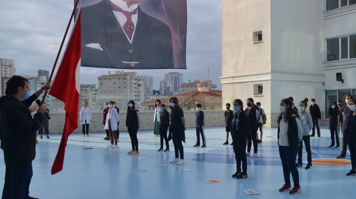 Zil Çaldı!