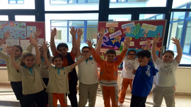 Avcılar Okyanus'ta, İngilizce "Denizlerimizi Kurtaralım" Afiş Sergisi