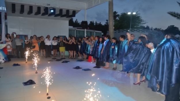 Adana Okyanus Ortaokulu İlk Mezunlarını Verdi