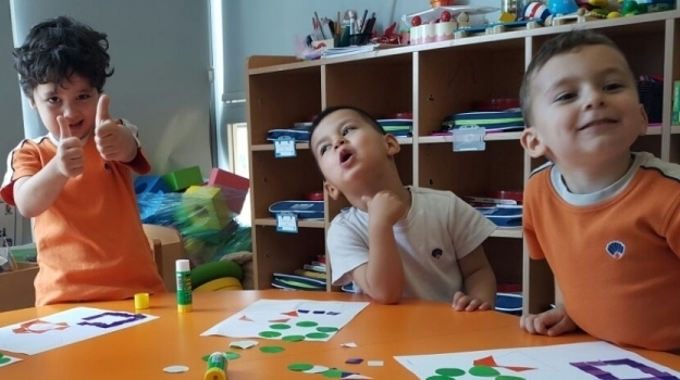 Beykent Okyanus Koleji Okul Öncesi Çiçekler Grubu Öğrencileri Sanat Etkinliğinde