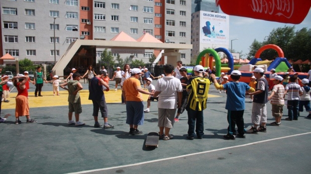 Beylikdüzü'nde Bahar Şenliği Düzenlendi