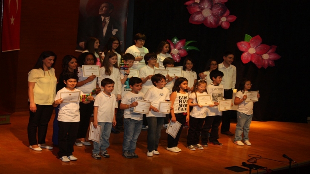 Beylikdüzü Okyanus Kış Dil Okulu'nda Funday Gösterisi