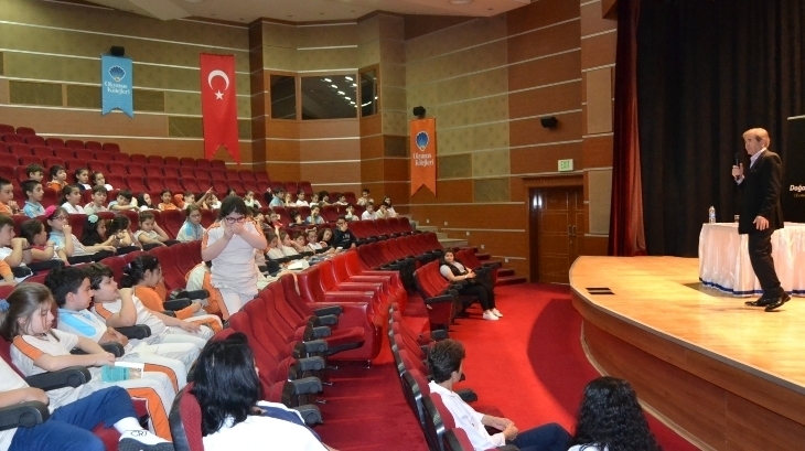 Beylikdüzü Okyanus Koleji 3. Sınıflar  okuyucu ve yazar buluşmasını gerçekleştirdi