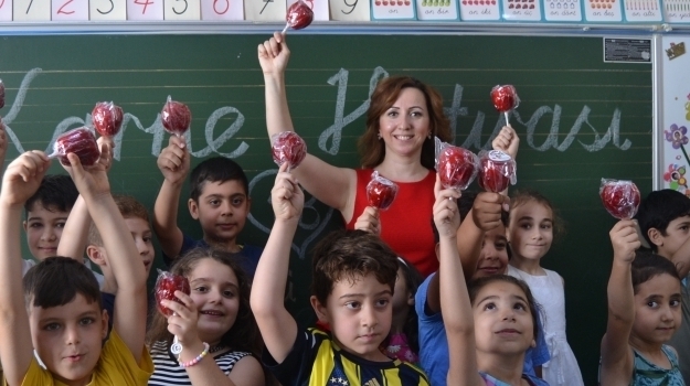Beylikdüzü Okyanus Koleji İlkokulunda Karne Heyecanı