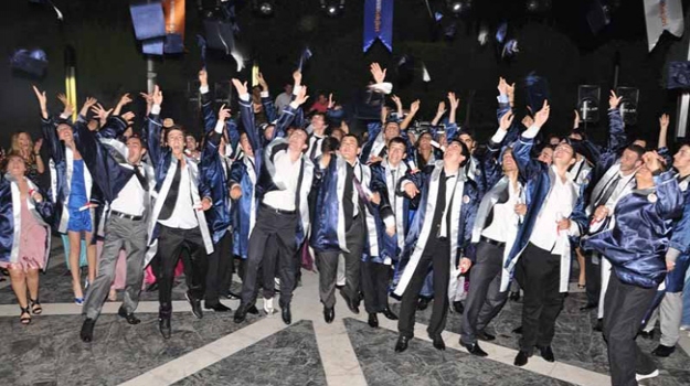 Beylikdüzü Ortaöğretim Kademesinde İlk Mezunlar