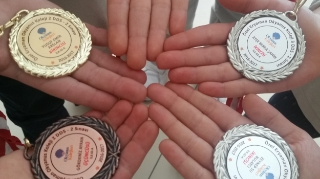 Eryaman Kampüsü DDS'de Başarılı Olan 4. Sınıf Öğrencilerimiz Ödüllerini Aldı