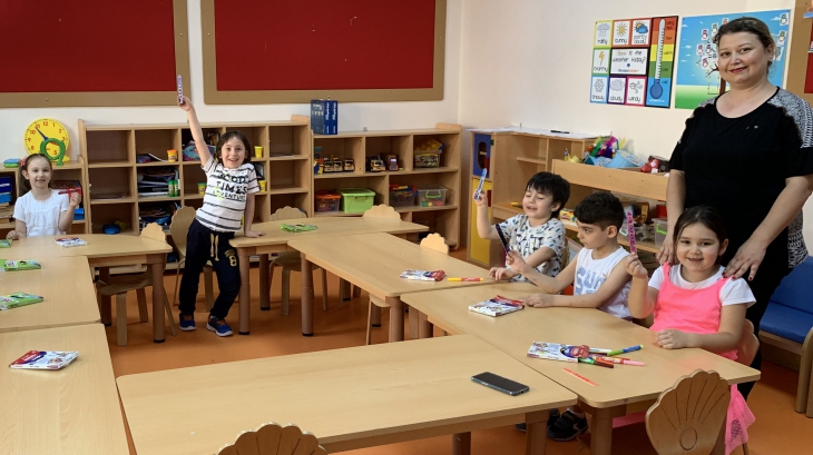 Güneş Grubu öğrencileri 31.05.2019 Cuma günü sınıf arkadaşları Erva’nın annesi Asine Hanım’ ı sınıflarına misafir ettiler.
