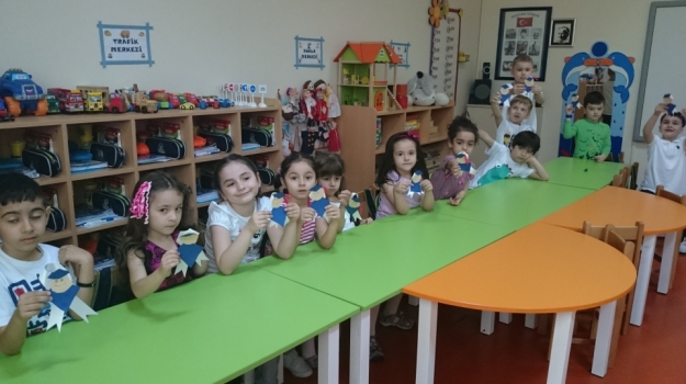 Güneşli Okyanus Koleji Okul Öncesi Gezegenler Grubu Sanat Etkinliğinde