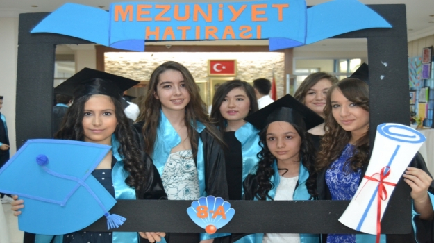 Güneşli Okyanus'ta 8. Sınıflar'ın Kep Töreni