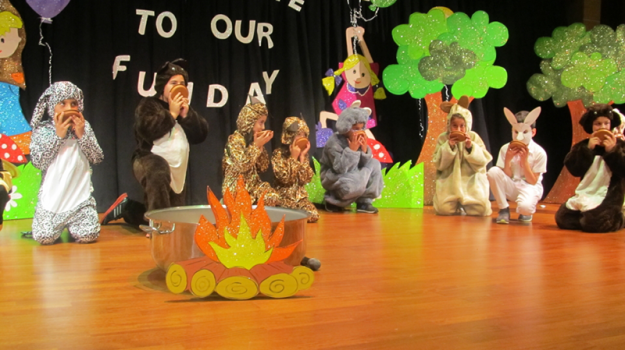 Halkalı Okyanus'ta İngilizce Funday Gösterisi