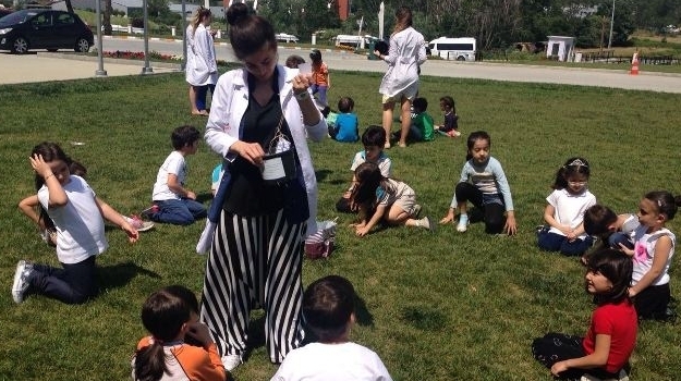 Kemerburgaz Okyanus Koleji Anaokulu Maydanoz Ekimi Etkinliği