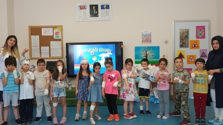 Mimarsinan Okyanus Koleji Okul Öncesi Gökkuşağı Grubu Aile Katılım Etkinliğinde