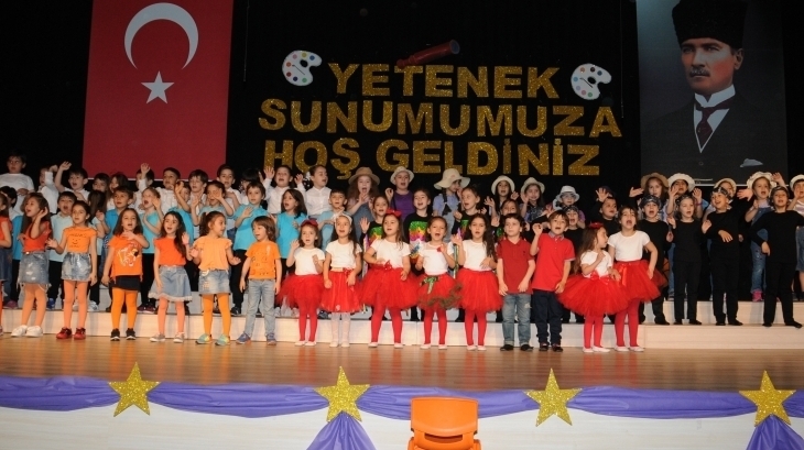 Mimarsinan Okyanus Koleji Okul Öncesi Kademesi Yılsonu Yetenek Sunumu Gösterisinde