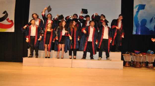 Sancaktepe Okyanus Anadolu Lisesi İlk Mezunlarını Verdi