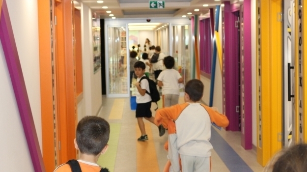 Üstün Zekâlılar İlkokulu 1-D ile 2-C Sınıfları Üstün Zekâlılar Derneği Dahi Park Atölyelerinde