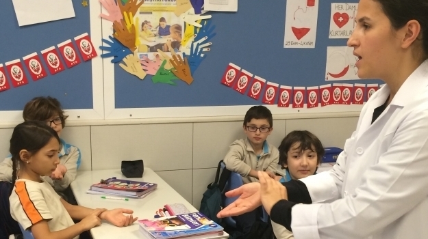 4. Sınıf Öğrencilerimiz Nabız Kontrolünü Öğreniyor