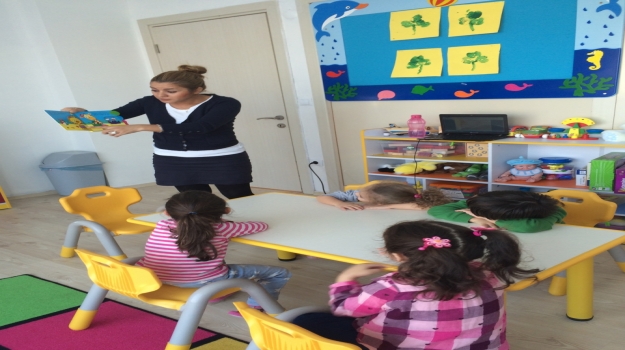 Adana Okyanus Koleji Çiçekler Grubu İngilizce Dersinde