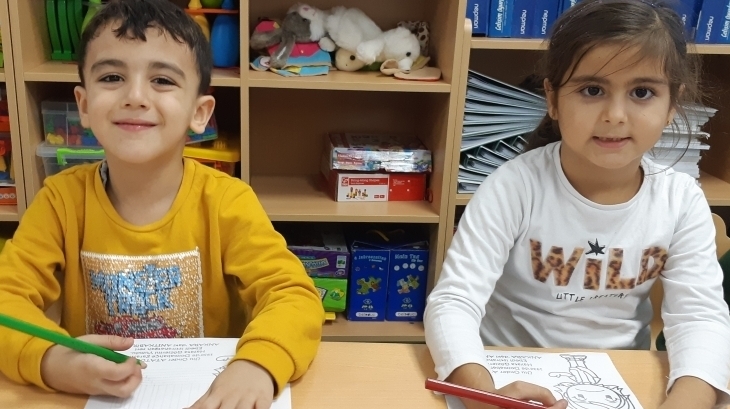 Adana Okyanus Koleji Okul Öncesi Yıldızlar Grubu Sanat Etkinliğinde