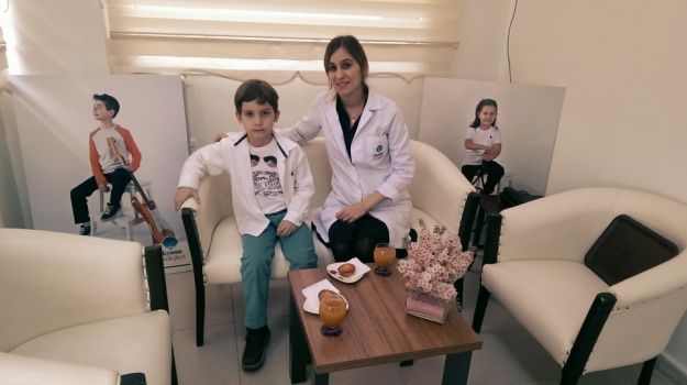 Adana Okyanus Kolejinde ''Öğretmenimle Randevum Var'' Uygulaması