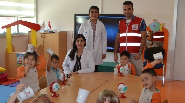 Antalya Okyanus Koleji Okul Öncesi İnciler Grubu Kızılay Etkinliğinde