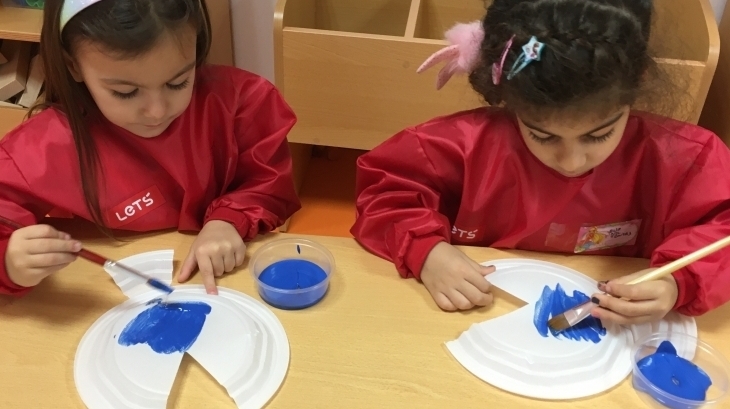 Çiçekler Sınıfı Sanat Etkinliği Dersinde