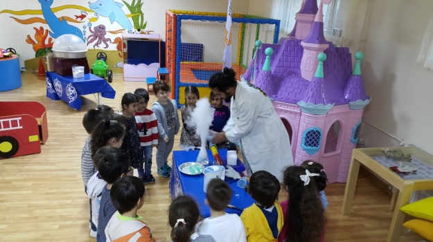 Avcılar İnciler Grubu Madscience Bilim Etkinliğinde