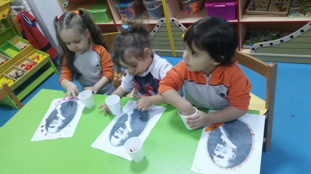 AVCILAR YAĞMUR GRUBU  “MUSTAFA KEMAL ATATÜRK’Ü”  ANIYOR