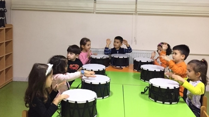 Avcılar Yunuslar Grubu Öğrencileri Müzik Dersinde