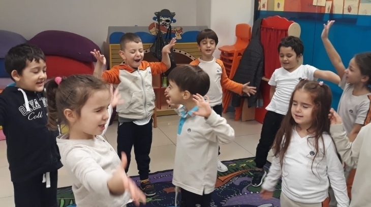 Bahçelievler Okul Öncesi Öğrencileri İlgi ve Yetenek Merkezlerinden Drama Eğitiminde
