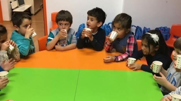Bahçelievler Okul Öncesi Yıldızlar Grubu Öğrencileri İngilizce Bilingual Dersinde Hastalanma (Getting ill) konusunu işliyor.