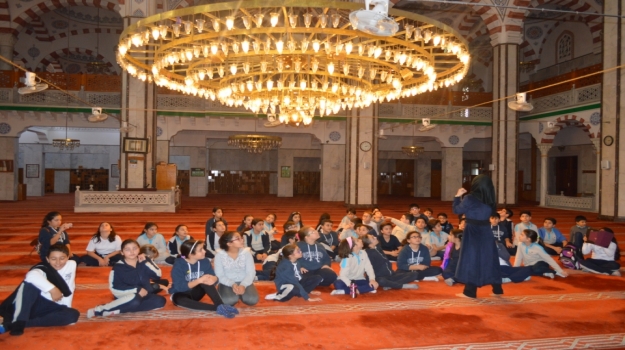 Bahçelievler Okyanus Koleji Ortaokul 5. Sınıf Öğrencileri Cami Gezisinde
