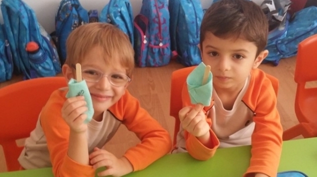 Bahçelievler Okyanus Okul Öncesi İstiridye Grubu Öğrencileri İngilizce Dersinde