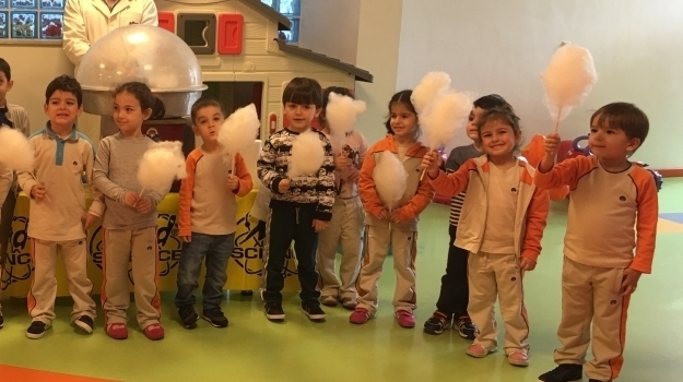 Bahçeşehir B Grubu Öğrencilerimiz Mad-Science Etkinliğinde