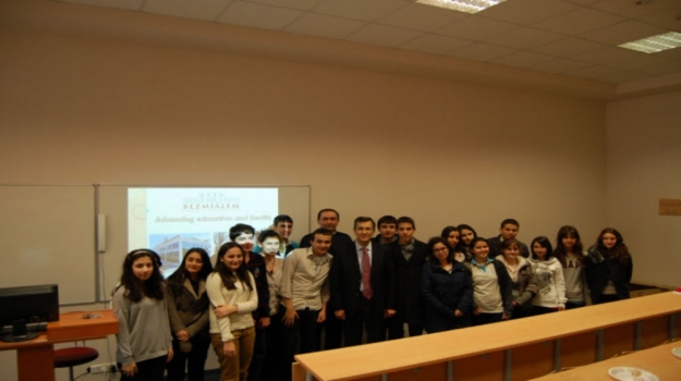 Bahçeşehir Okyanus'un Mutlu Öğretmenleri