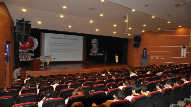 Bahçeşehirde 9.Sınıflar YGS-LYS Semineri