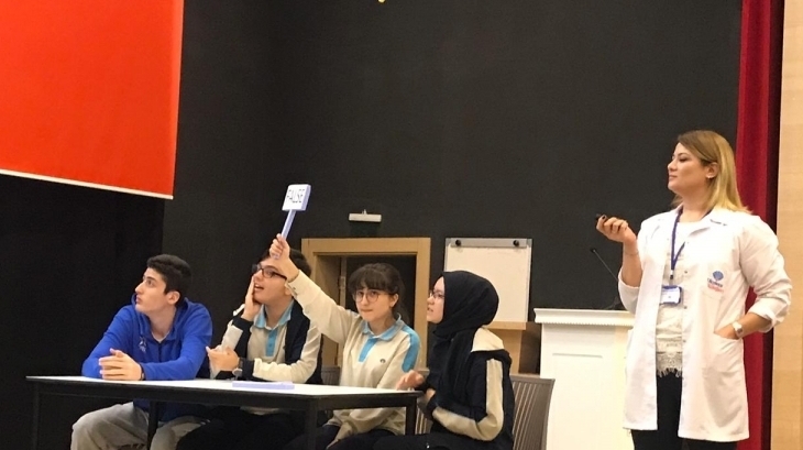 Bayrampaşa Okyanus Anadolu ve Fen Lisesi İngilizce Zümresi 9. Sınıflara "True False" Yarışması Düzenledi