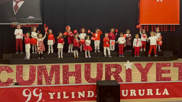 BAYRAMPAŞA OKYANUS KOLEJİ ÖĞRENCİLERİNİN 29 EKİM CUMHURİYET BAYRAMI