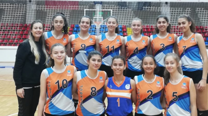Beykent Okyanus Koleji Genç Kız Voleybol Takımımız İlçemizde Yapılan İl Şampiyonluğu İlçe Eleme Maçları Birincisi Olmuştur.
