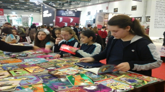 Beykent Okyanus Koleji Öğrencileri Tüyap Kitap Fuarı’nda
