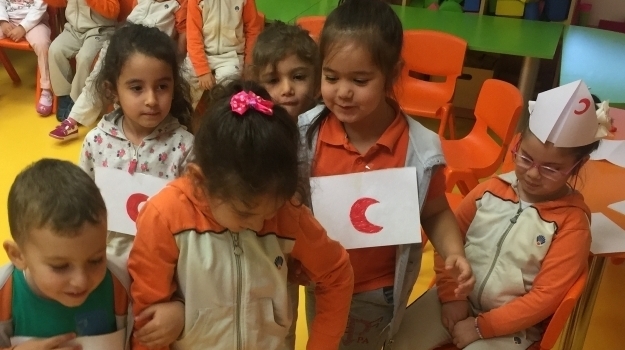 Beykent Okyanus Koleji Okul Öncesi Balıklar Grubu Öğrencileri Kızılay Haftasını Kutluyor