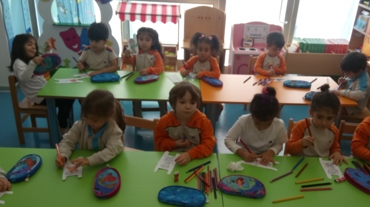 Beykent Okyanus Koleji Okul Öncesi Çiçekler Sınıfı Sanat Etkinliğinde
