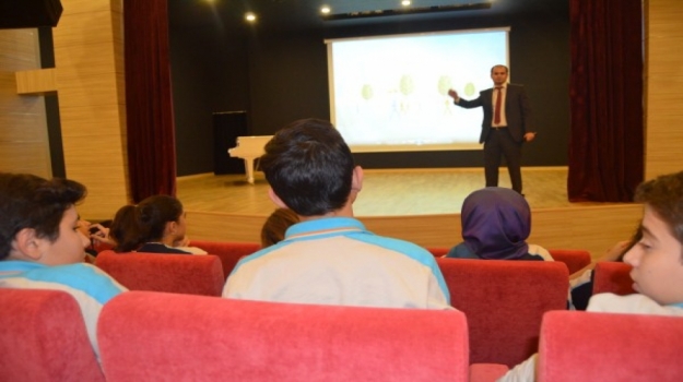 Beykent Okyanus'ta 'Biri Kesin Doğru Yanıt' Semineri