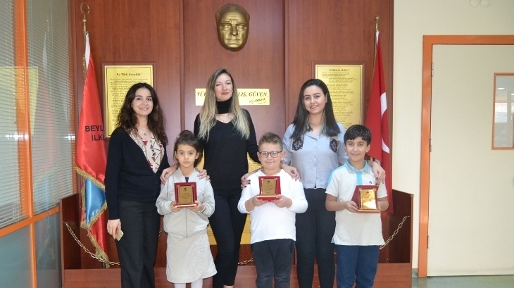 İlkokul Kademesinde Ayın Örnek Öğrencileri Seçildi