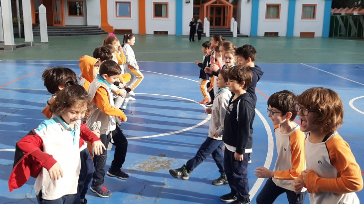 Beylikdüzü Okyanus Koleji 2-D Öğrencileri Bir Derslerini Dışarıda Geçirdiler