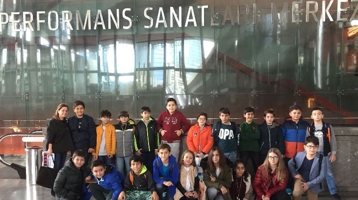 5-C Sınıfı Zorlu Performans Sanatları'nda Karton Şehir Müzikali'ni İzledi!