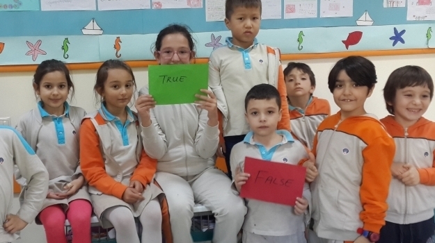 Beylikdüzü Okyanus Koleji İlkokul 2.Sınıf Öğrencilerinin 'True or False' Etkinliği