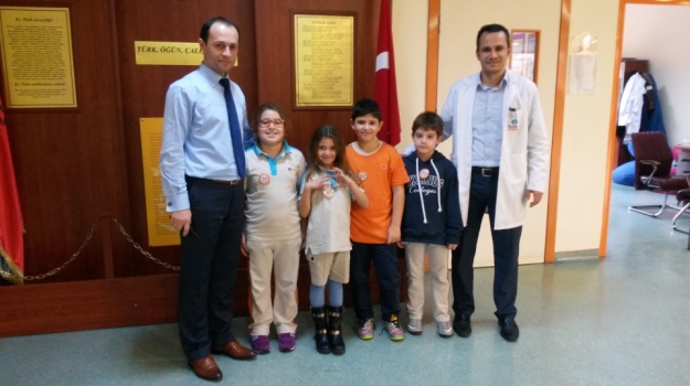 Beylikdüzü Okyanus Koleji Öğrencileri Bilişim Kurdu Ödüllerini Topluyor